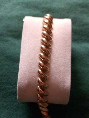 Metal Gold Tone Twisted Link Bracelet